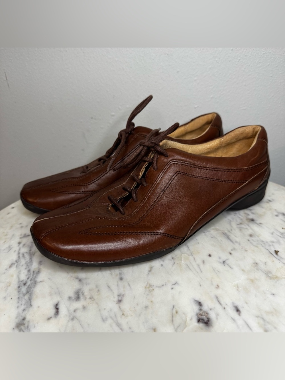 Naturalizer Shoes Size 10 brown 
Leather comfort MAKE ME AN OFFER!